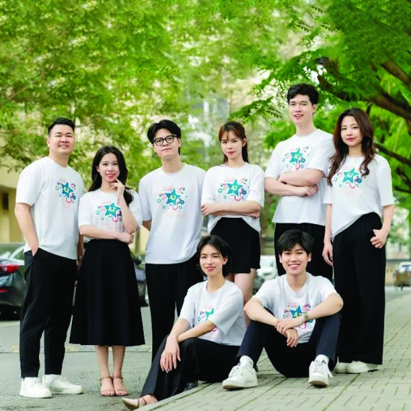 Đồng phục họp lớp màu trắng