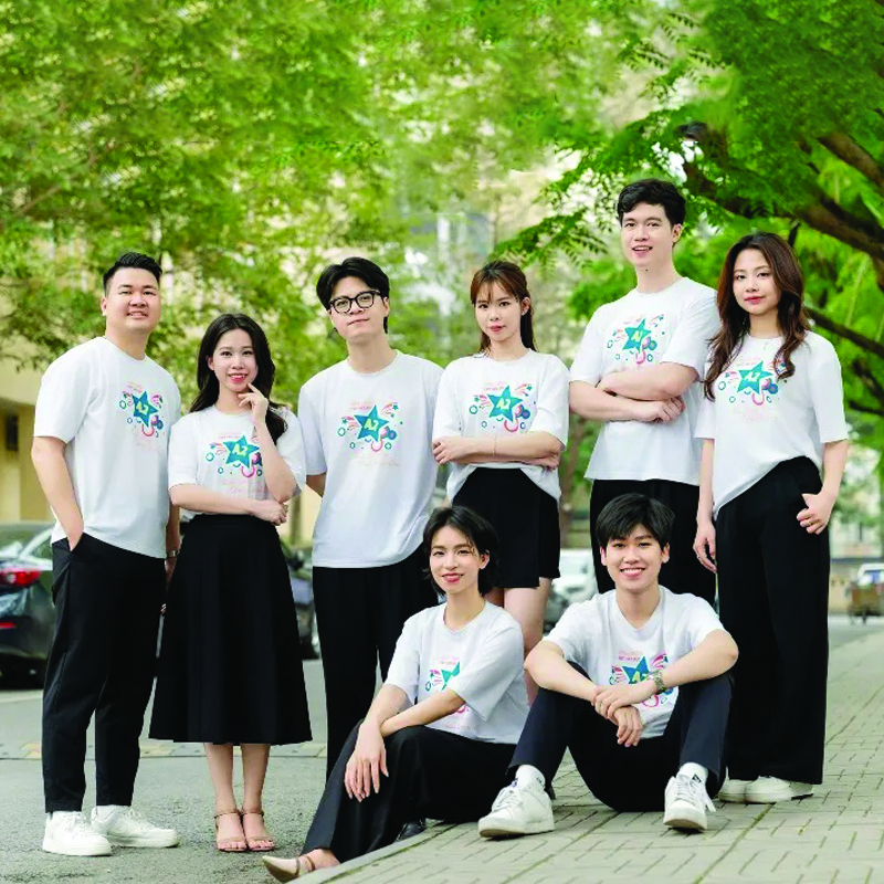 Đồng phục họp lớp màu trắng