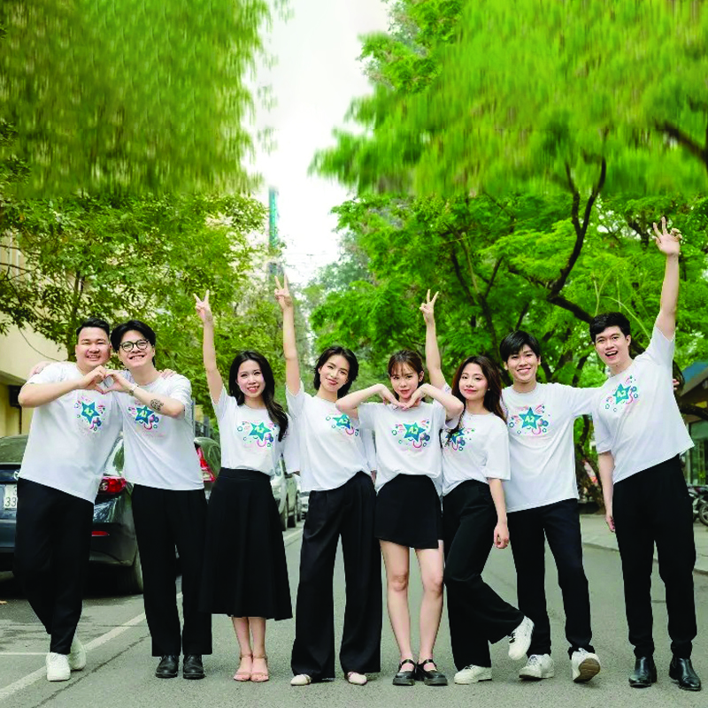 Đồng phục họp lớp màu trắng